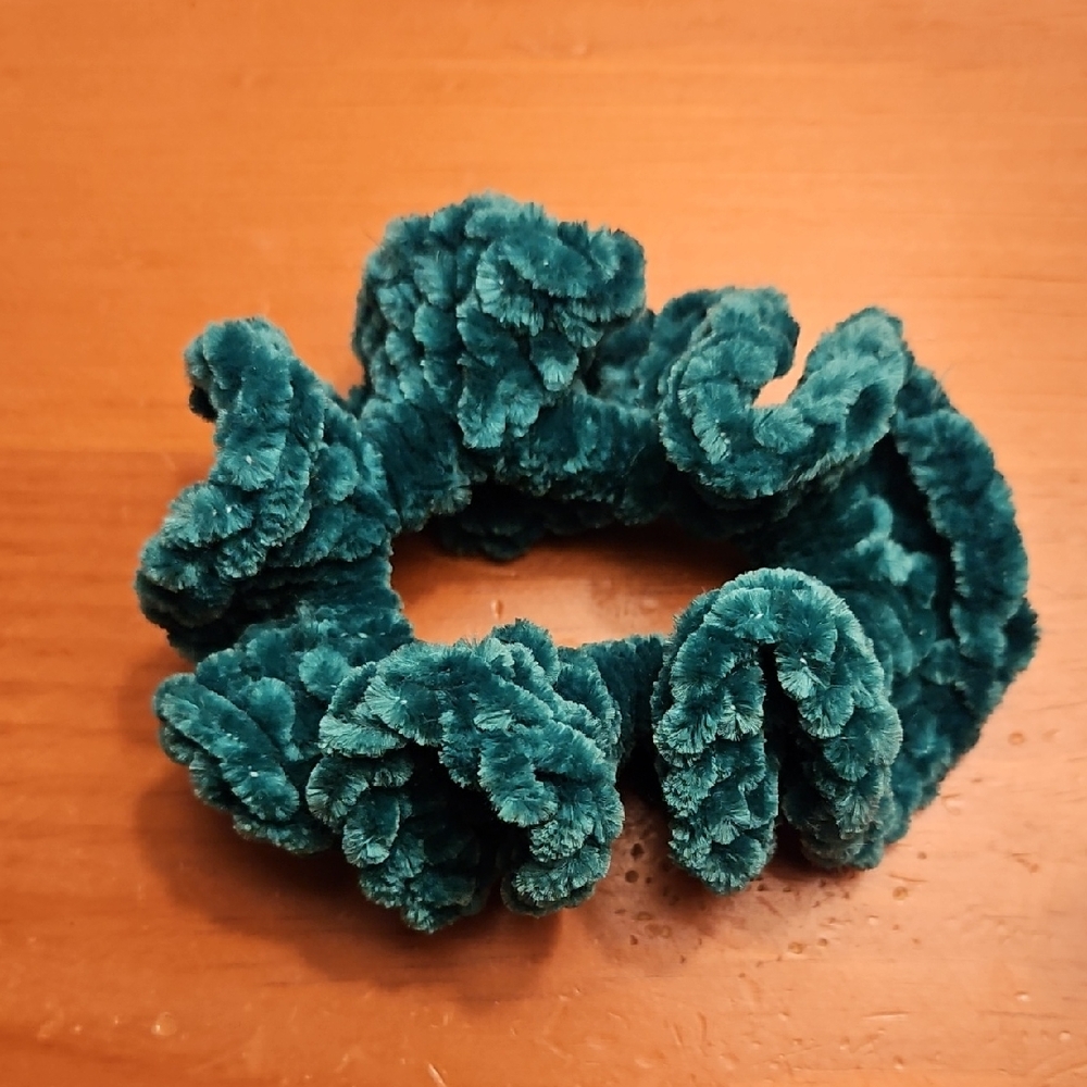 🌟3/$10🌟Handcrafted Velvet Ruffled Scrunchie